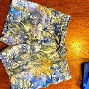 Tommy Bahama Women’s Linen Shorts